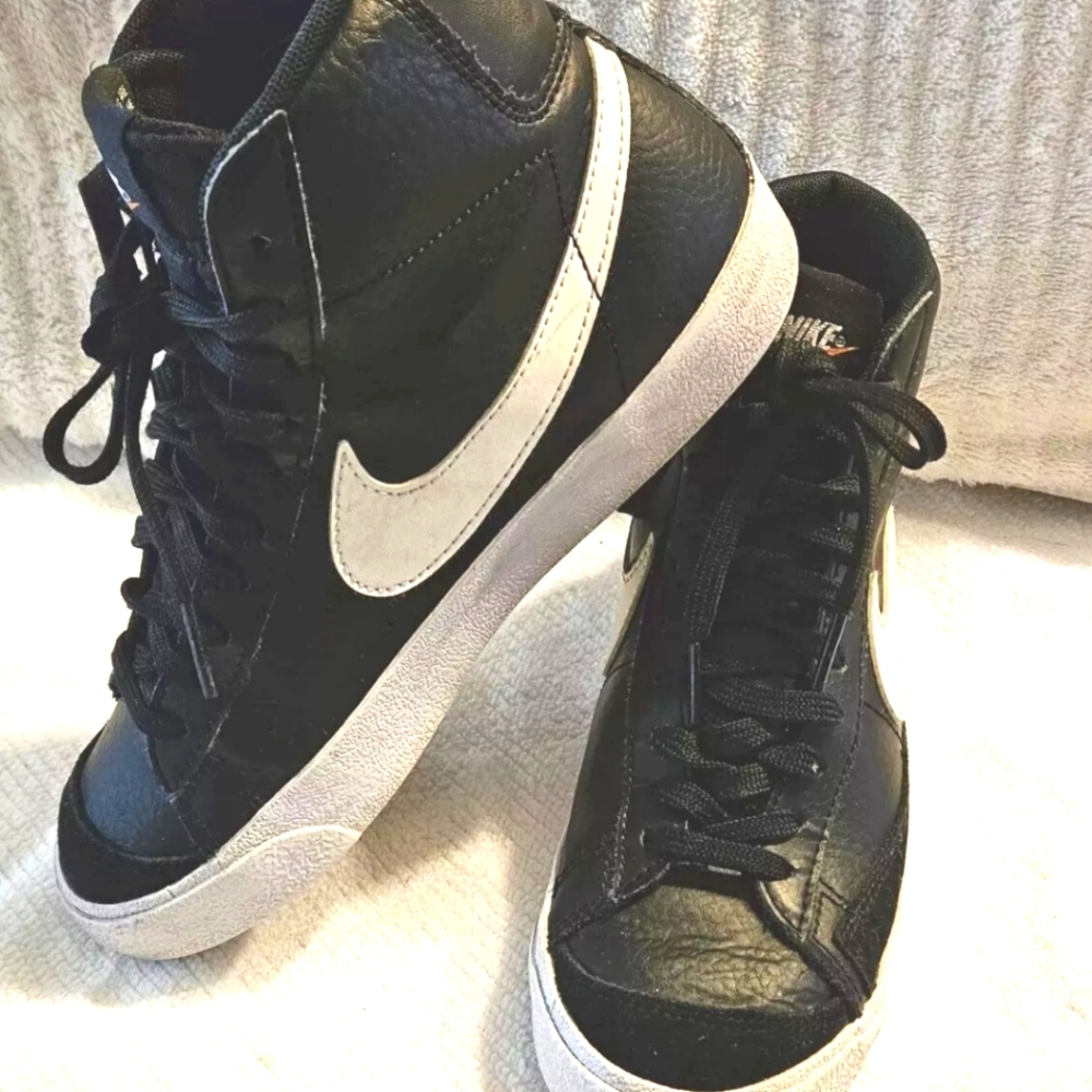 NIKE BLAZER MID '77 HI TOP SNEAKERS BLACK DO1344-101 WMN SIZE 6.5 EXCELLENT COND